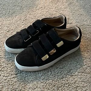 Aldo Sneakers (size 9)